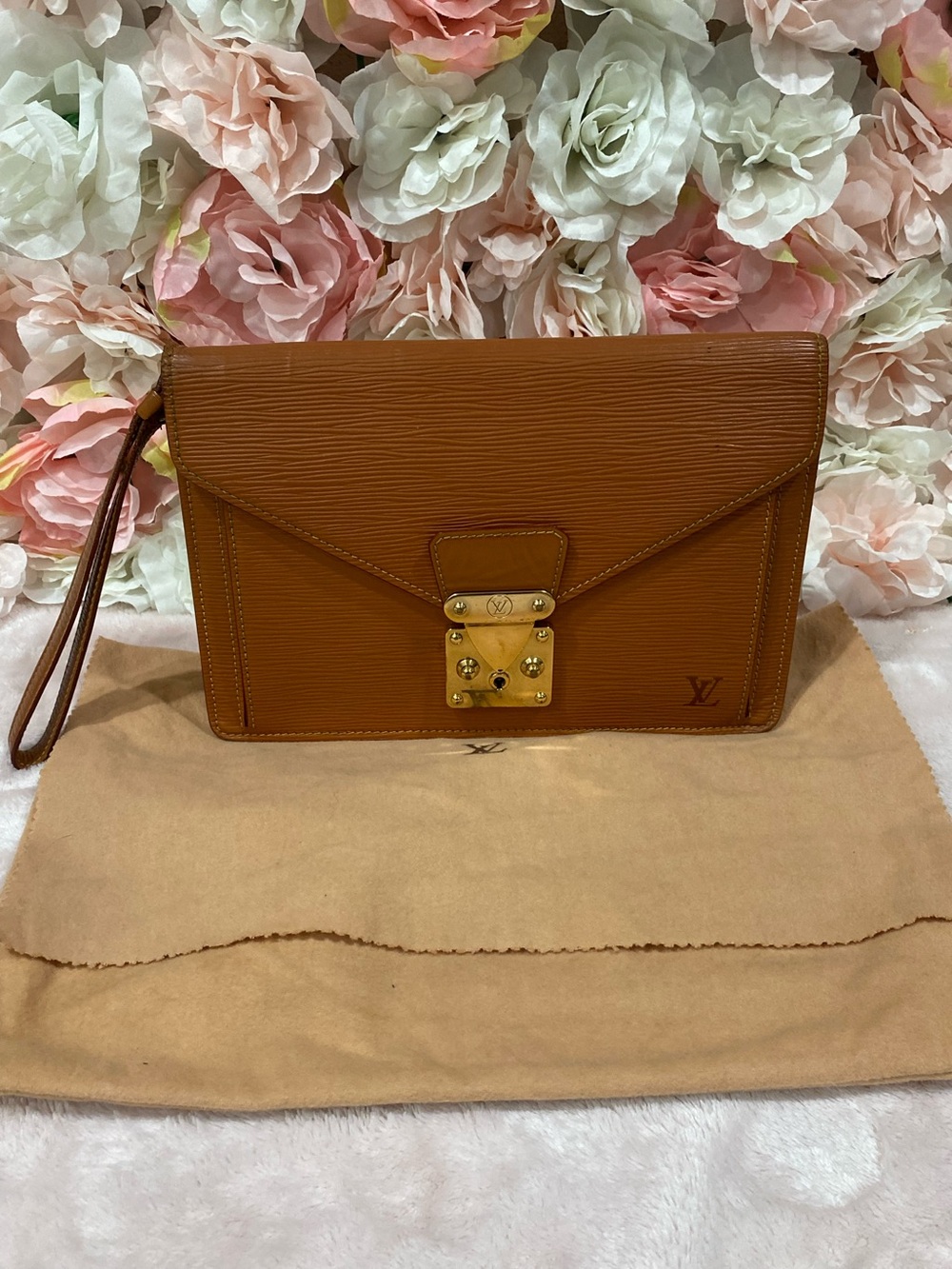Louis Vuitton Pochette Sellier Dragonne Wristlet